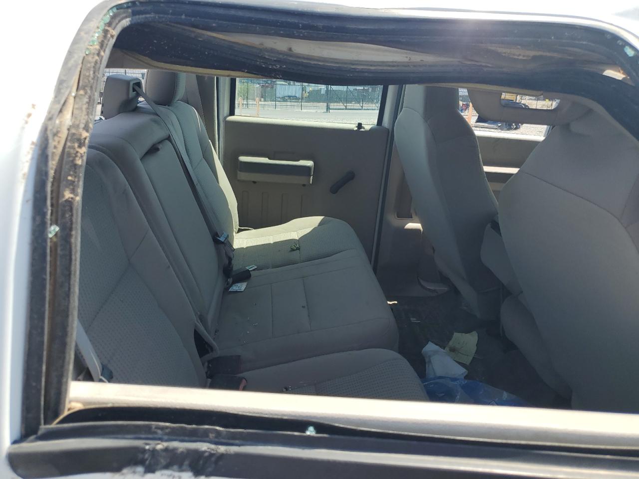 2008 Ford F250 Super Duty White vin: 1FTSW21518EB27027