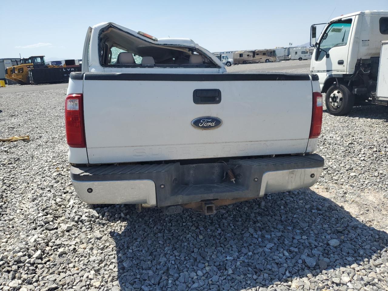 2008 Ford F250 Super Duty White vin: 1FTSW21518EB27027