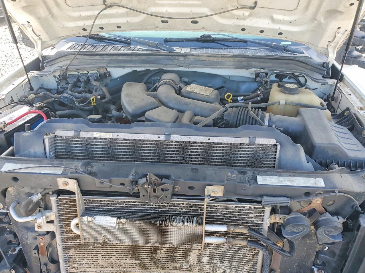 2008 Ford F250 Super Duty White vin: 1FTSW21518ED12985