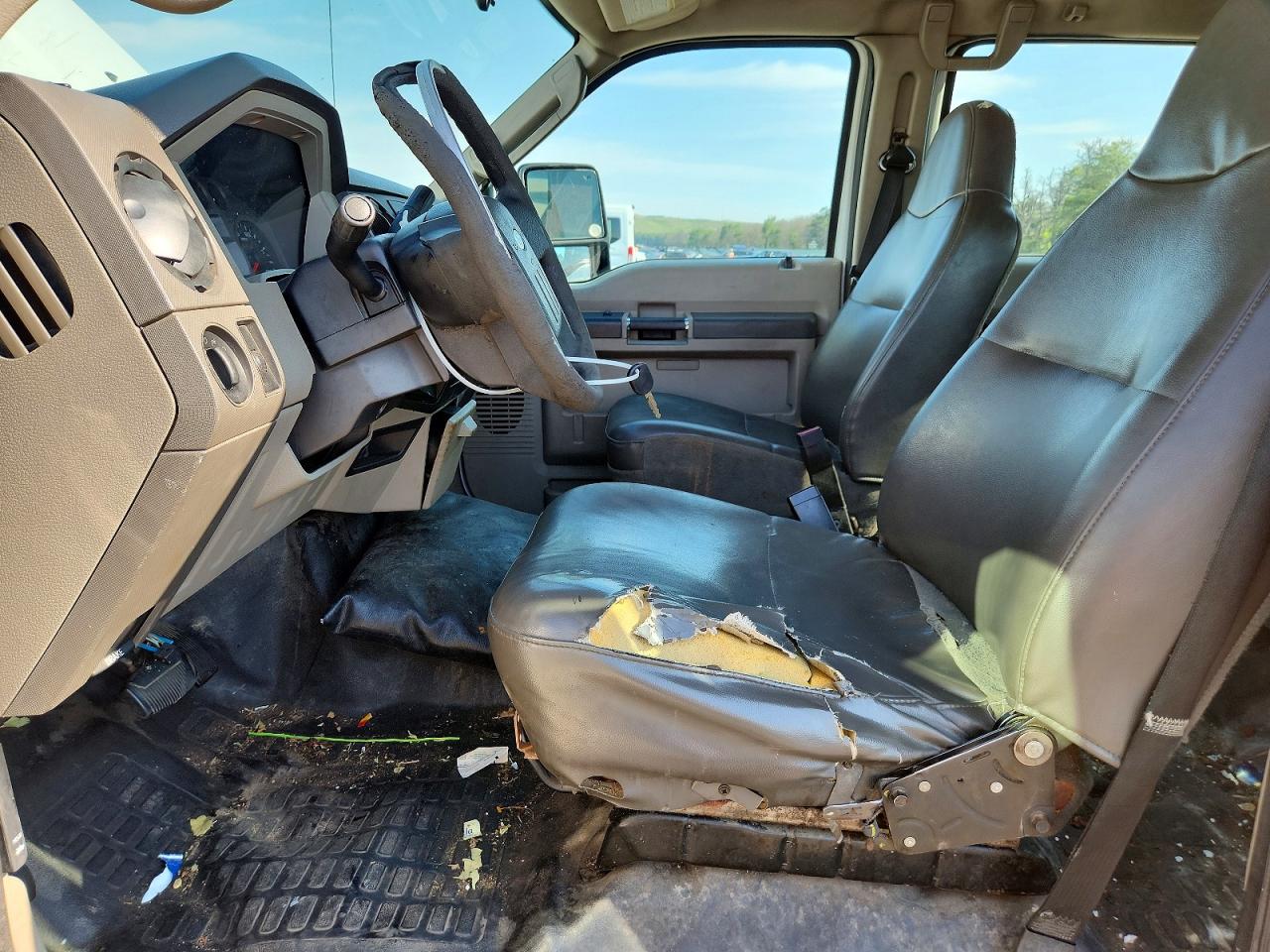 2009 Ford F250 Super Duty White vin: 1FTSW21529EA19677