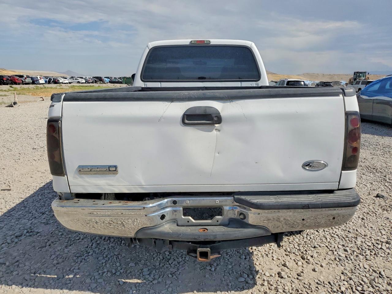 2005 Ford F250 Super Duty White vin: 1FTSW21535EA34604