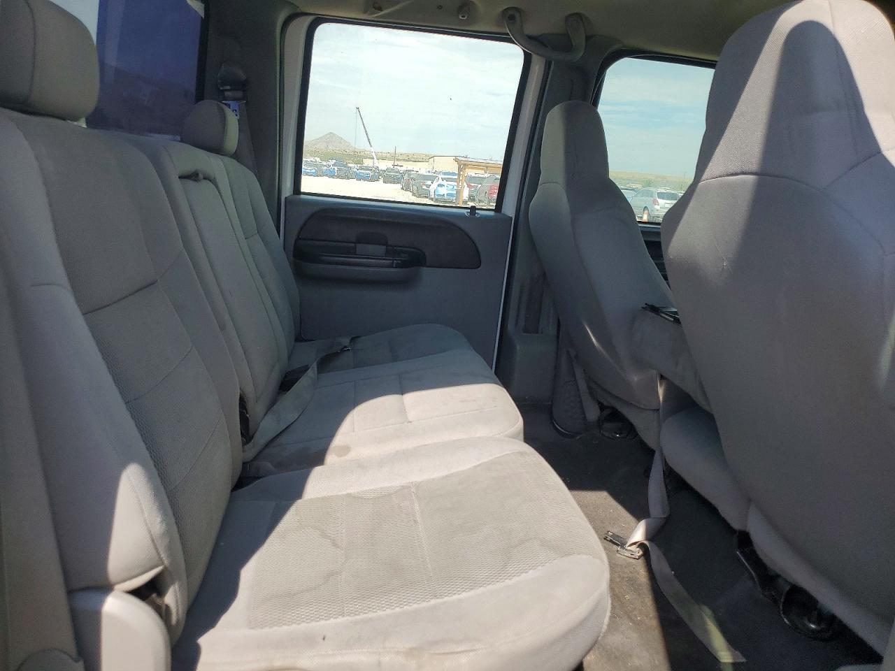 2005 Ford F250 Super Duty White vin: 1FTSW21535EA34604