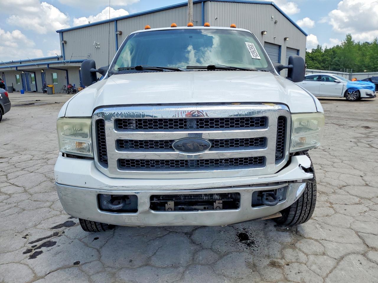 2006 Ford F250 Super Duty White vin: 1FTSW21576ED16231