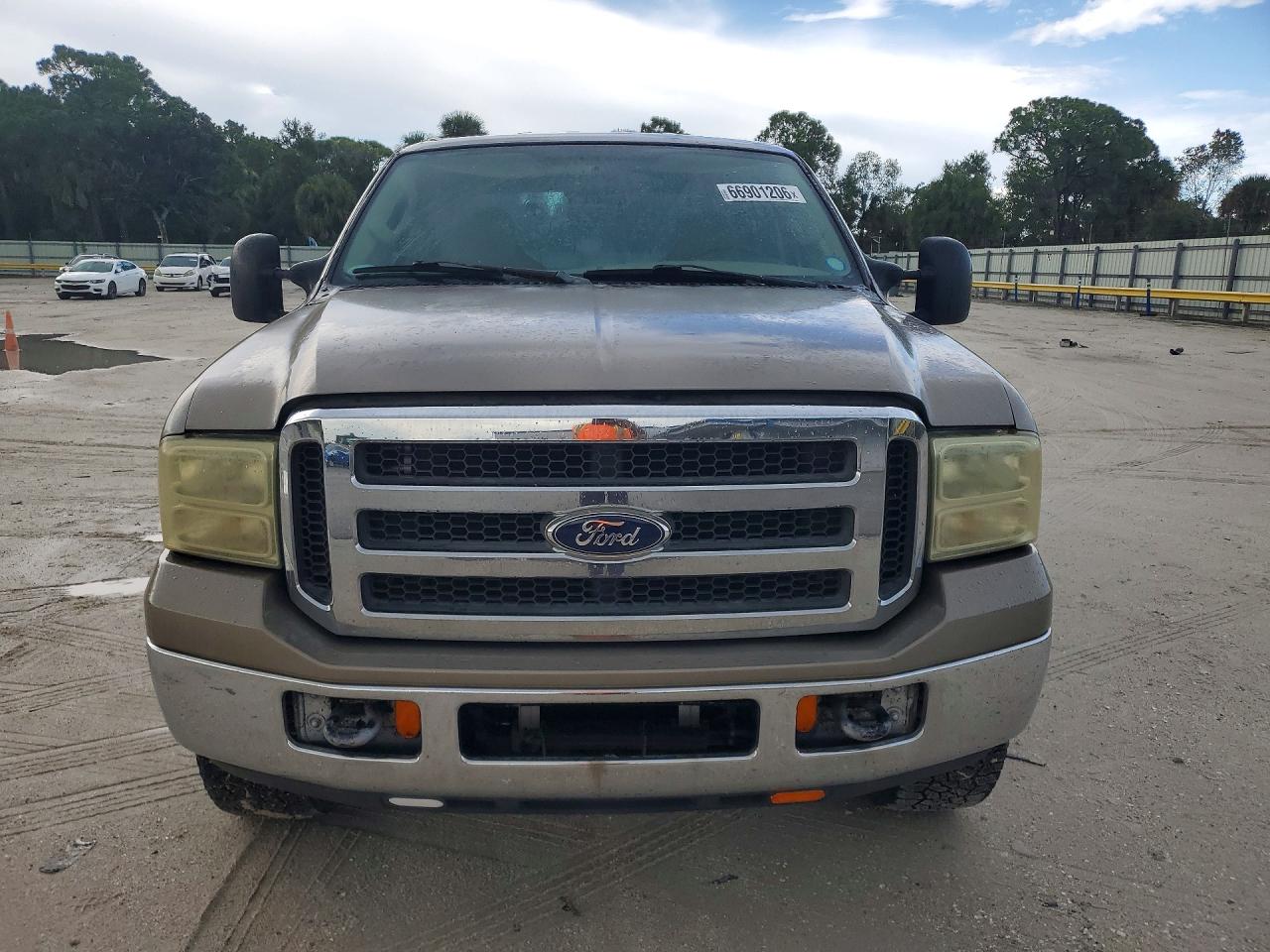 2005 Ford F250 Super Duty Beige vin: 1FTSW21585EC65465