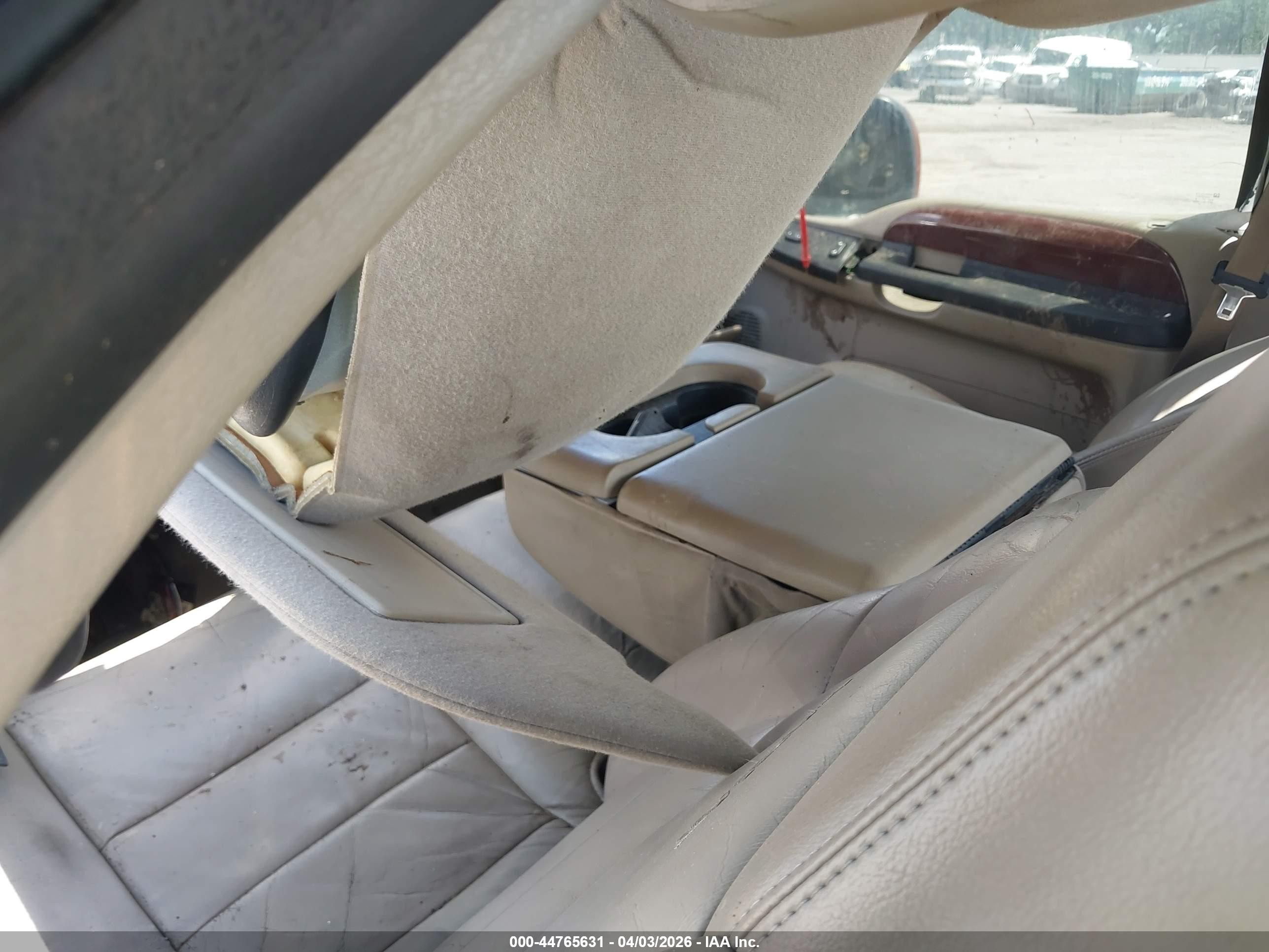 2005 Ford F-250   White vin: 1FTSW21P05EA03067