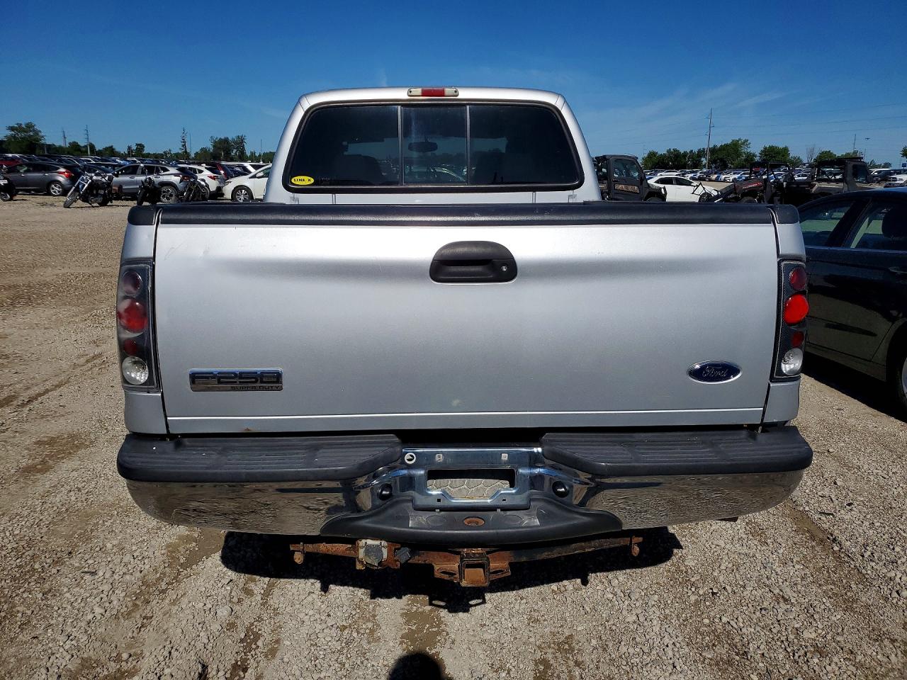 2005 Ford F250 Super Duty Silver vin: 1FTSW21P05ED38295