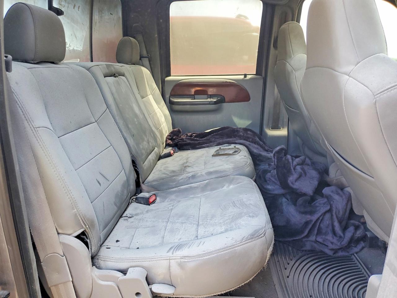2005 Ford F250 Super Duty Gray vin: 1FTSW21P15EC78012