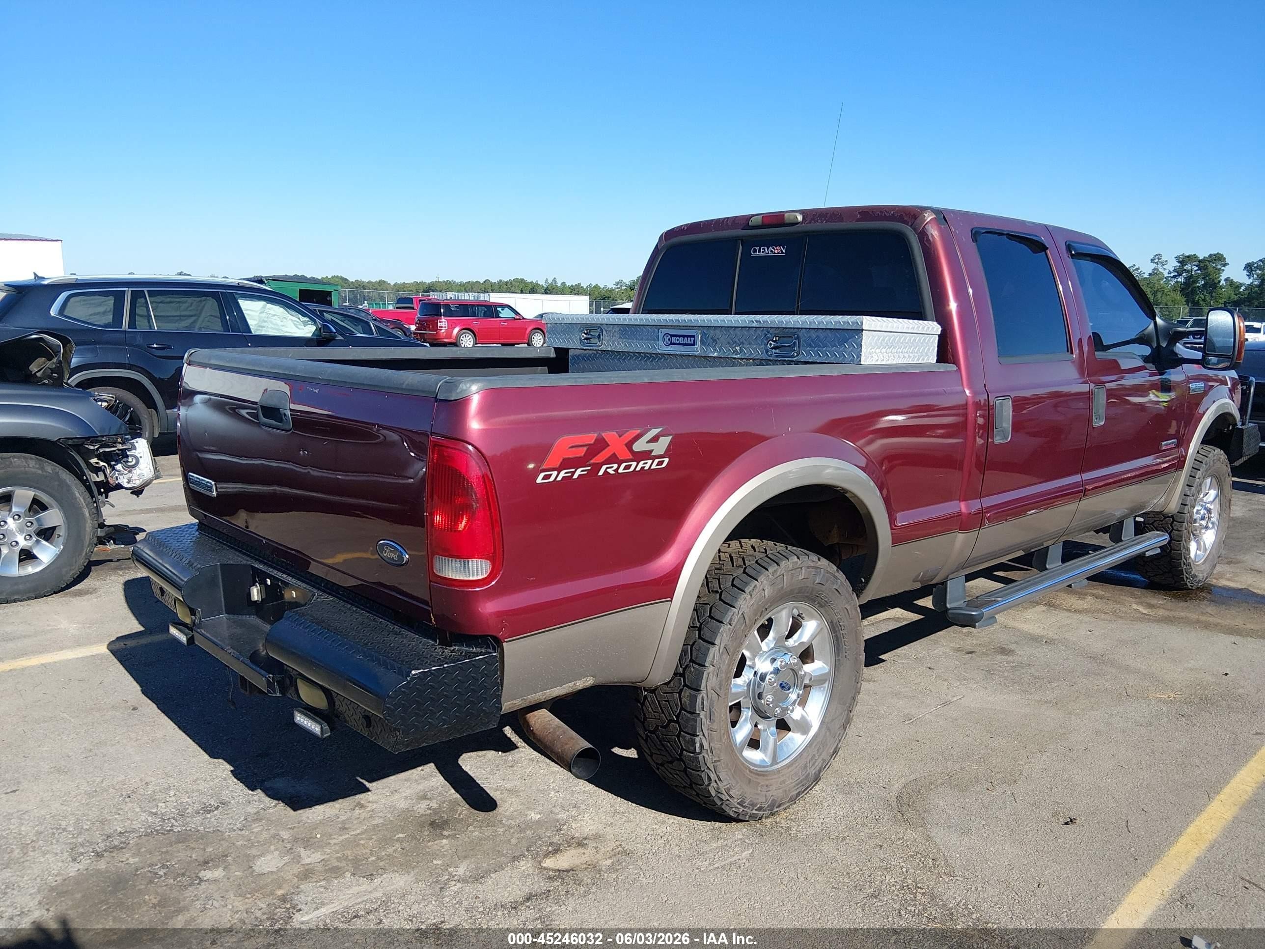 2005 Ford F-250 Lariat/xl/xlt Burgundy vin: 1FTSW21P25EA05306