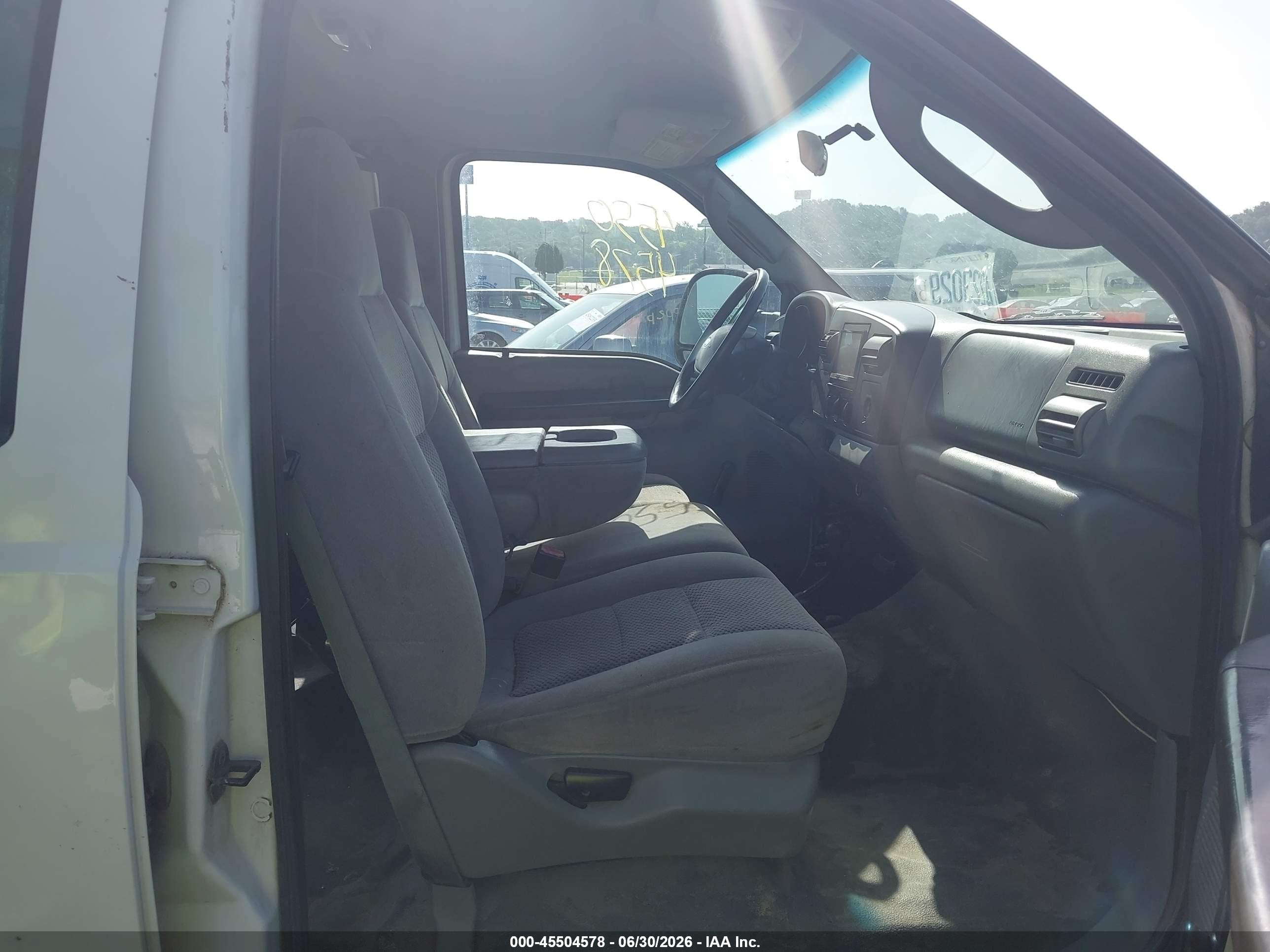 2005 Ford F-250 Lariat/xl/xlt White vin: 1FTSW21P35EB65923