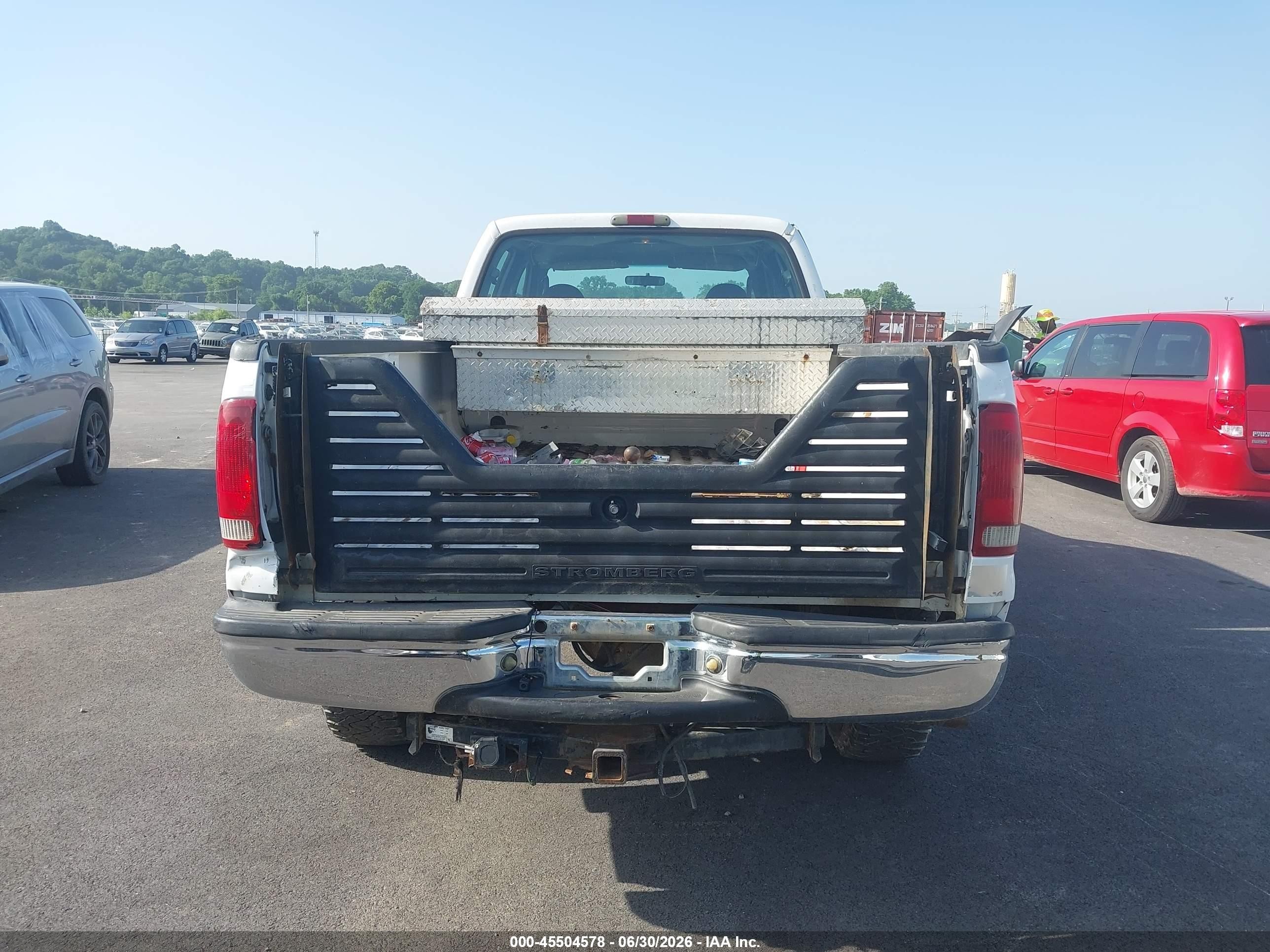 2005 Ford F-250 Lariat/xl/xlt White vin: 1FTSW21P35EB65923