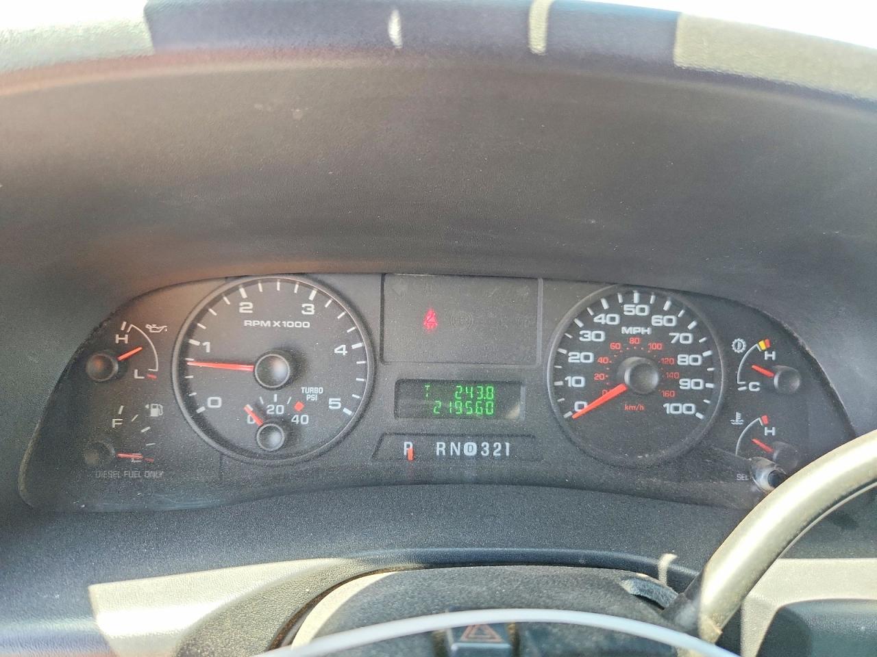 2005 Ford F250 Super Duty White vin: 1FTSW21P55EA48571