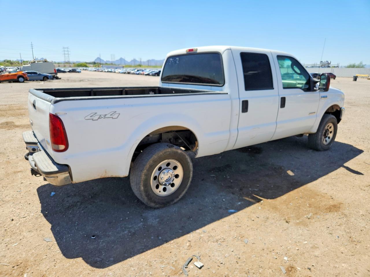 2005 Ford F250 Super Duty White vin: 1FTSW21P55EA48571