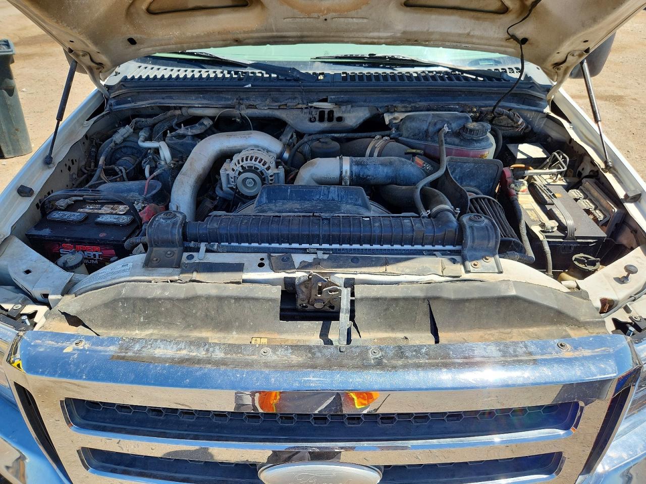 2005 Ford F250 Super Duty White vin: 1FTSW21P55EA48571