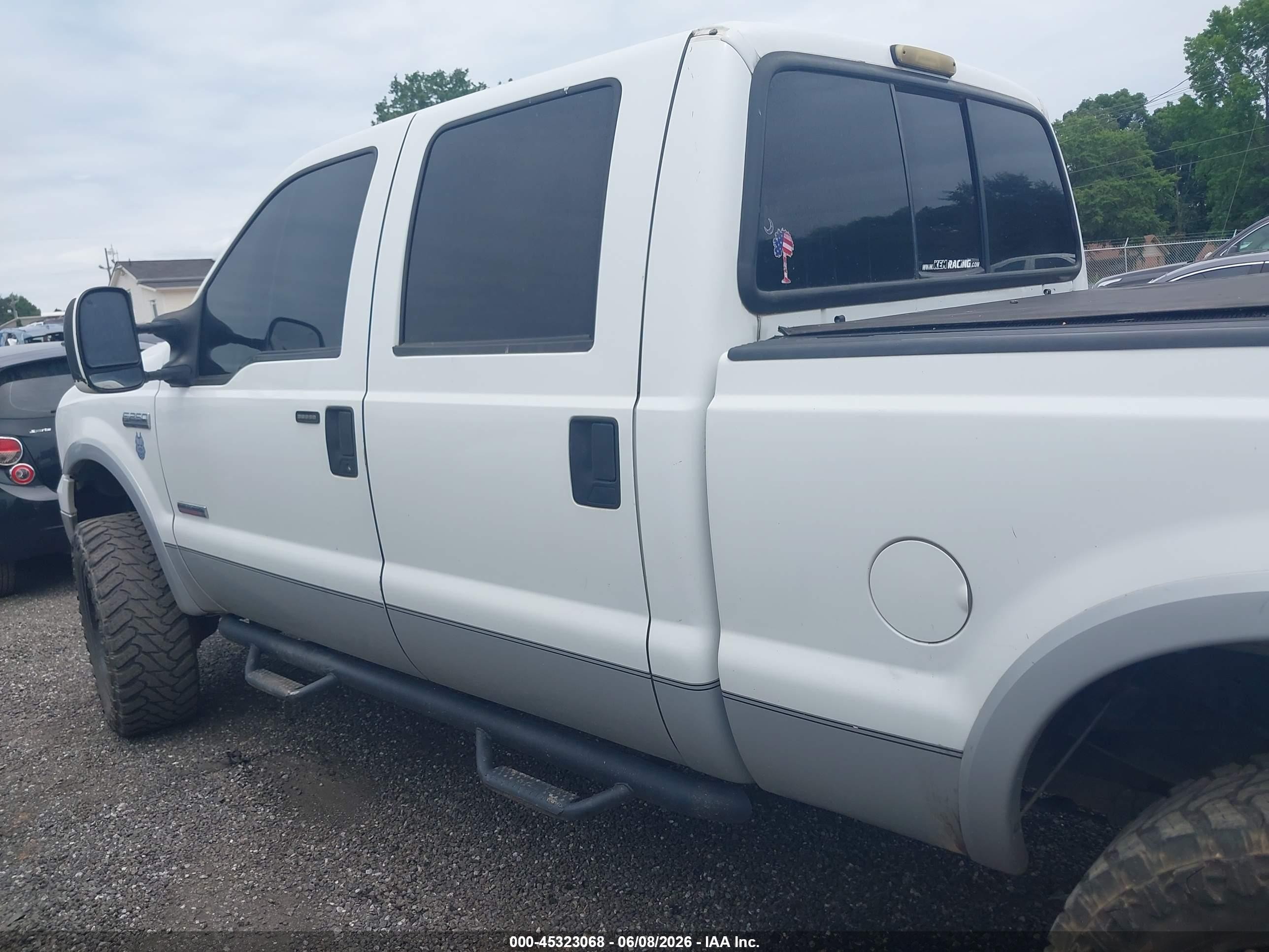 2005 Ford F-250 Lariat/xl/xlt White vin: 1FTSW21P75EA54081