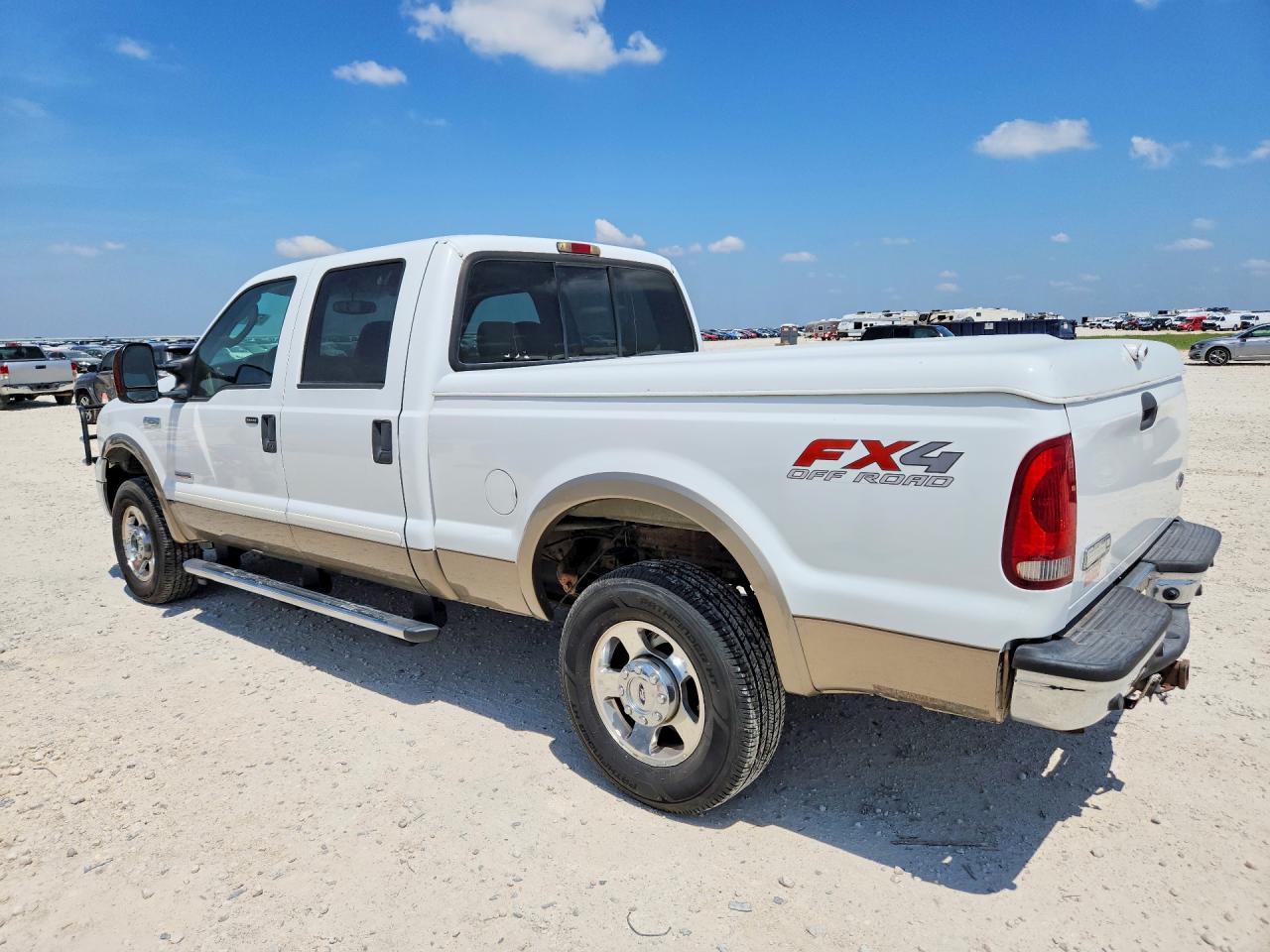 2005 Ford F250 Super Duty White vin: 1FTSW21P85EB10593