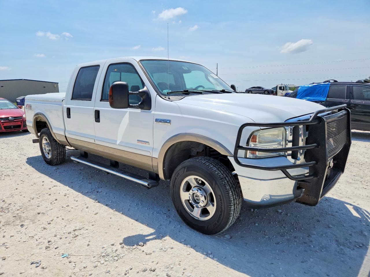 2005 Ford F250 Super Duty White vin: 1FTSW21P85EB10593