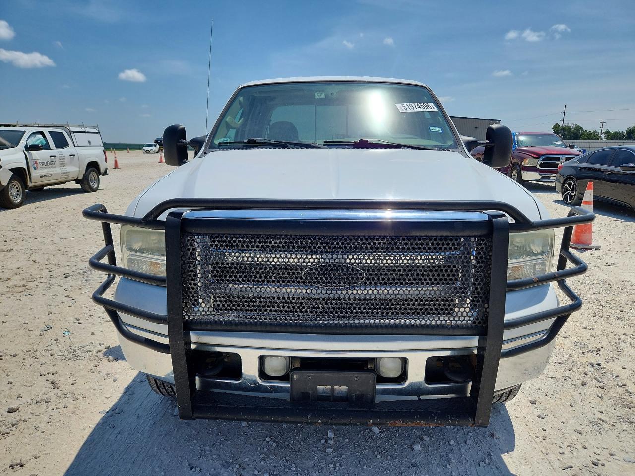 2005 Ford F250 Super Duty White vin: 1FTSW21P85EB10593