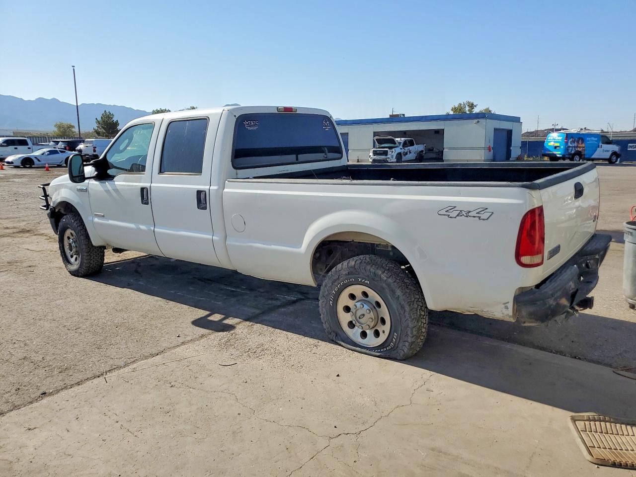 2005 Ford F250 Super Duty White vin: 1FTSW21P95EB19237
