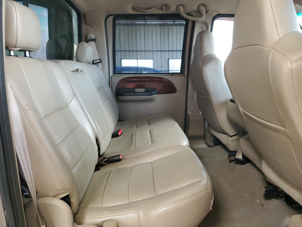 2005 Ford F250 Super Duty Beige vin: 1FTSW21P95EB20761