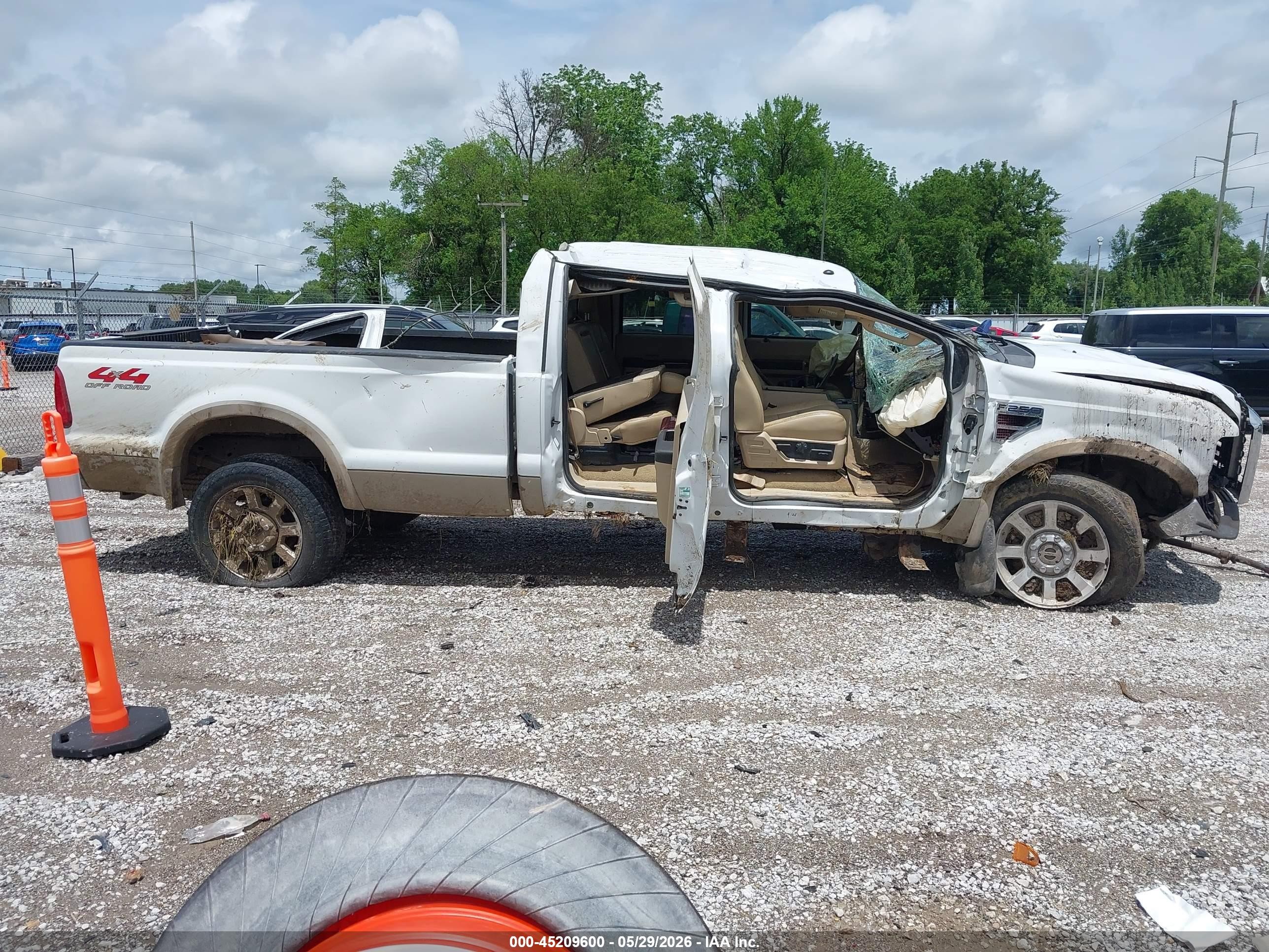 2008 Ford F-250 Fx4/harley-davidson/king Ranch/lariat/xl/xlt White vin: 1FTSW21R08ED11796