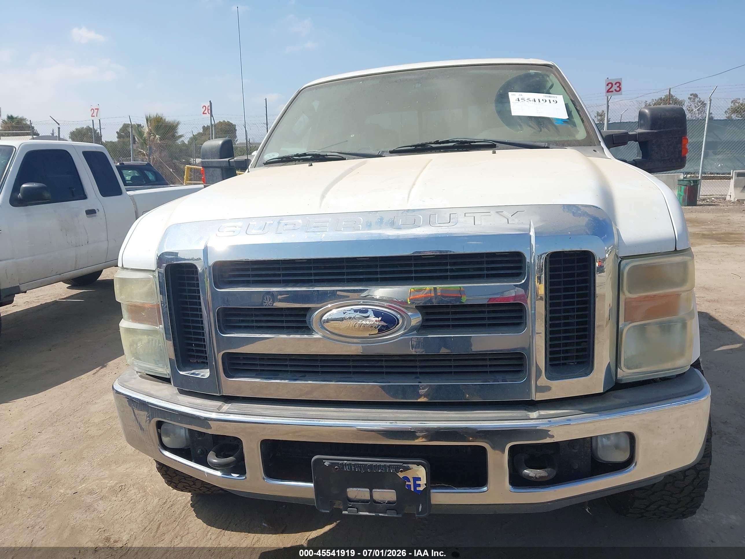2008 Ford Super Duty F-250 Srw Fx4/harley-davidson/king Ranch/lariat/xl/xlt White vin: 1FTSW21R18EB46079