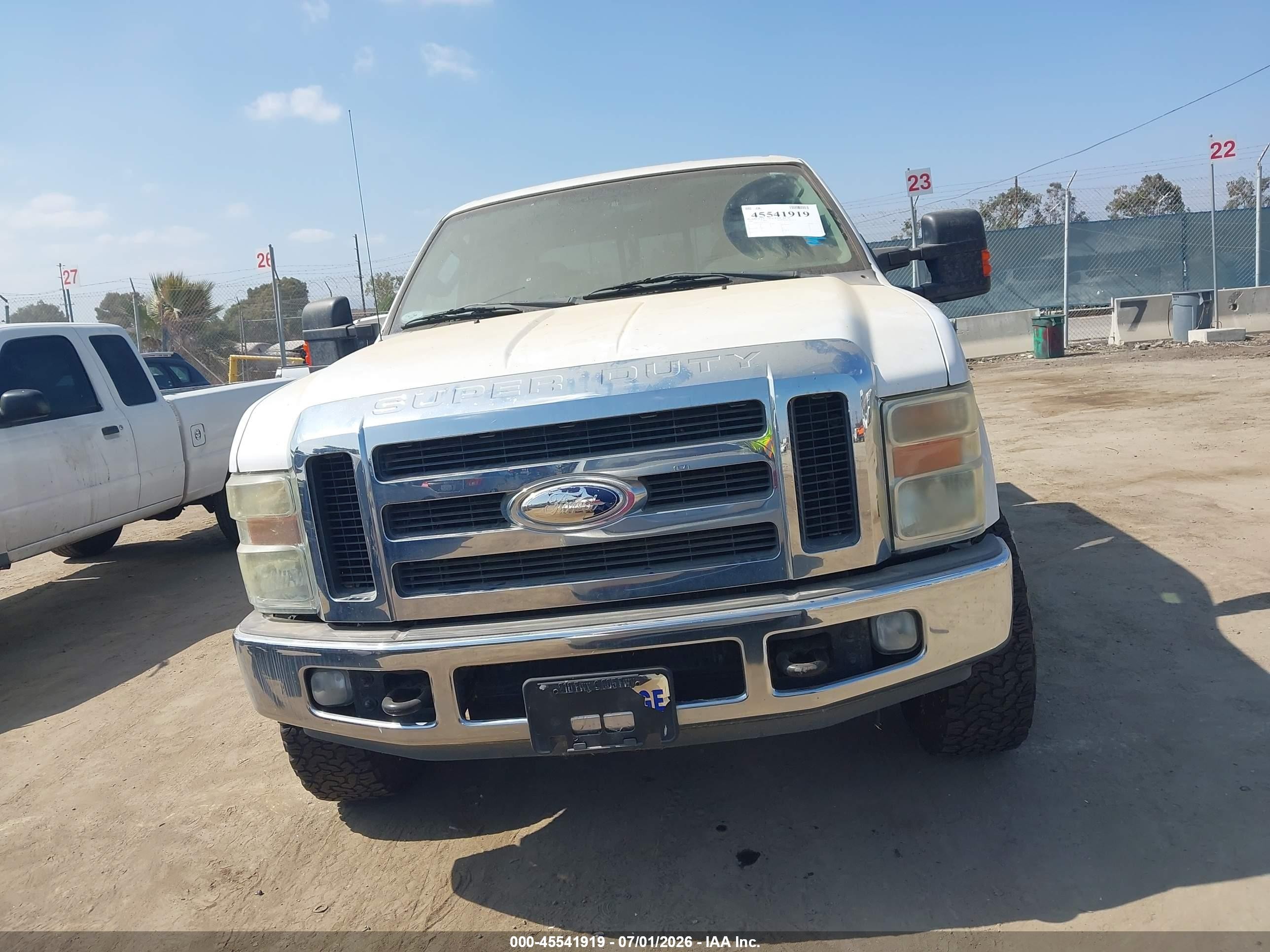 2008 Ford Super Duty F-250 Srw Fx4/harley-davidson/king Ranch/lariat/xl/xlt White vin: 1FTSW21R18EB46079