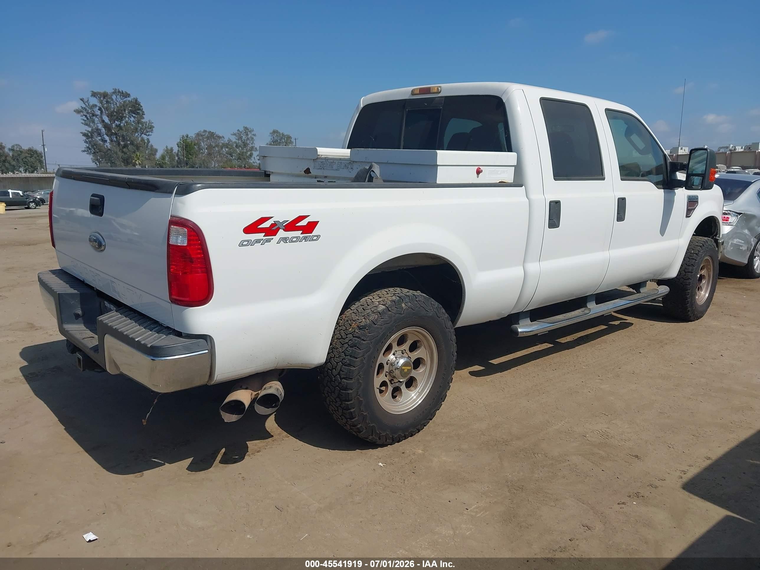 2008 Ford Super Duty F-250 Srw Fx4/harley-davidson/king Ranch/lariat/xl/xlt White vin: 1FTSW21R18EB46079