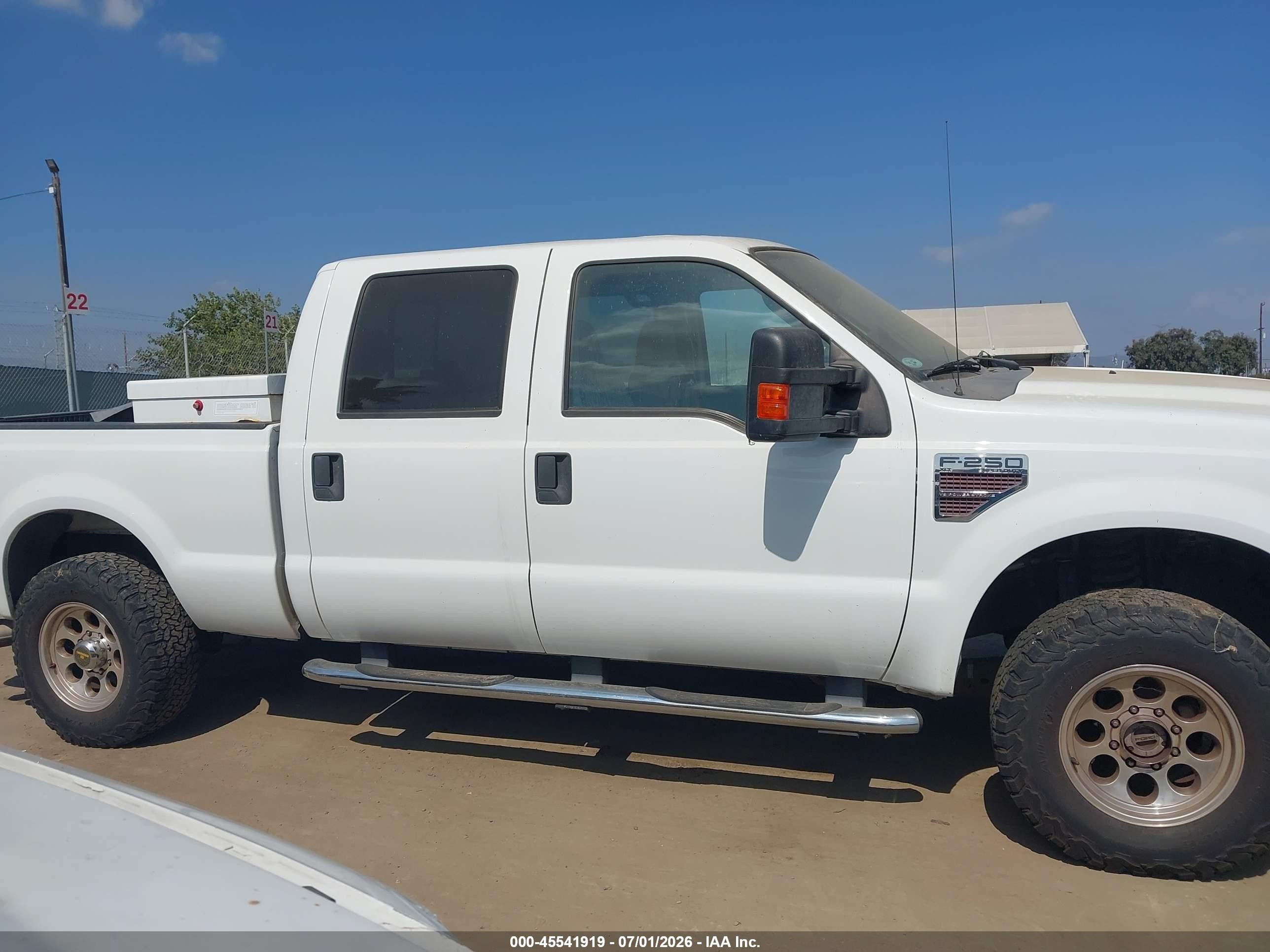 2008 Ford Super Duty F-250 Srw Fx4/harley-davidson/king Ranch/lariat/xl/xlt White vin: 1FTSW21R18EB46079
