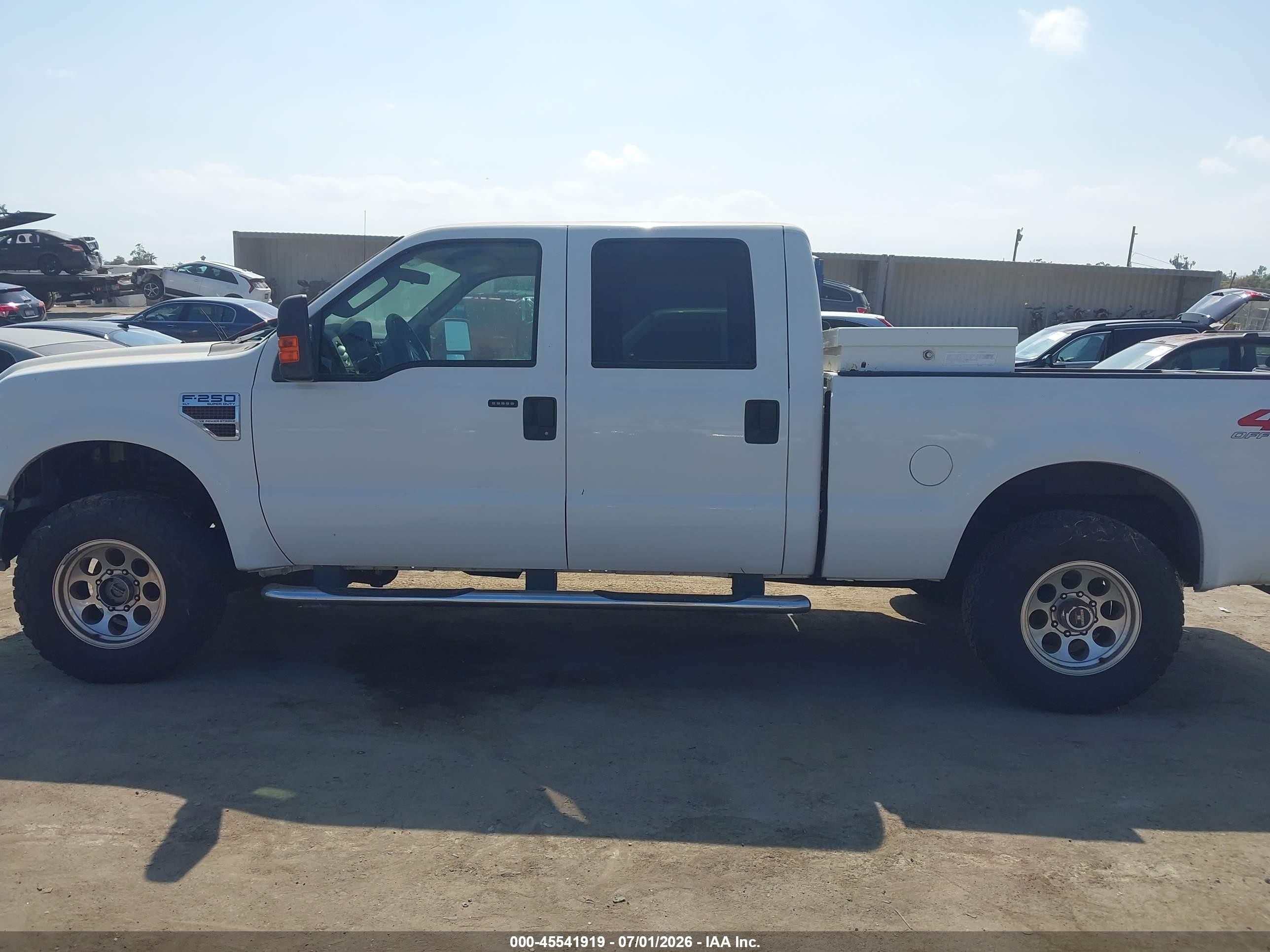 2008 Ford Super Duty F-250 Srw Fx4/harley-davidson/king Ranch/lariat/xl/xlt White vin: 1FTSW21R18EB46079