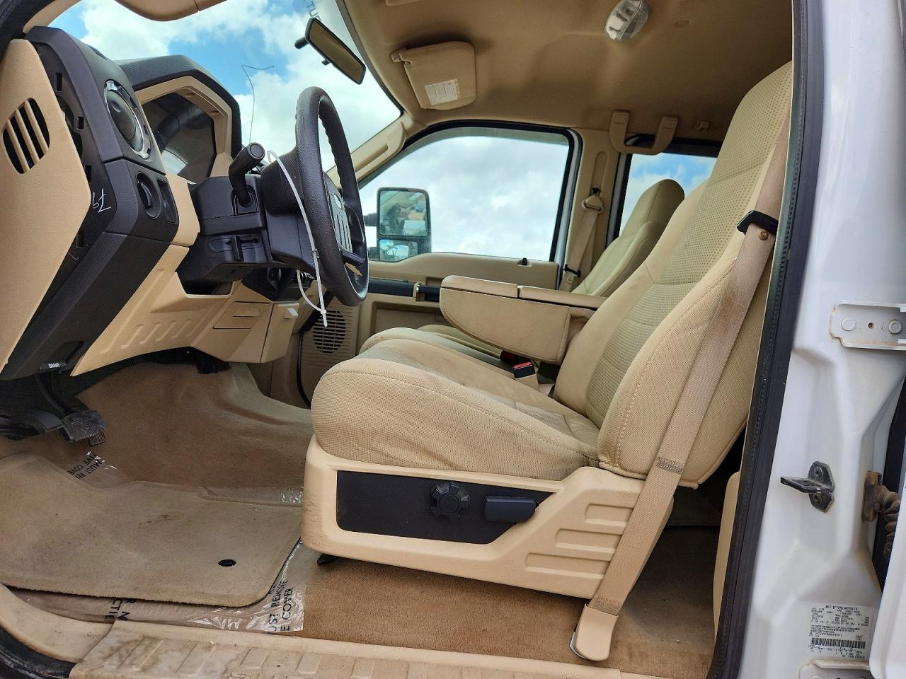 2008 Ford F250 Super Duty White vin: 1FTSW21R28ED19771