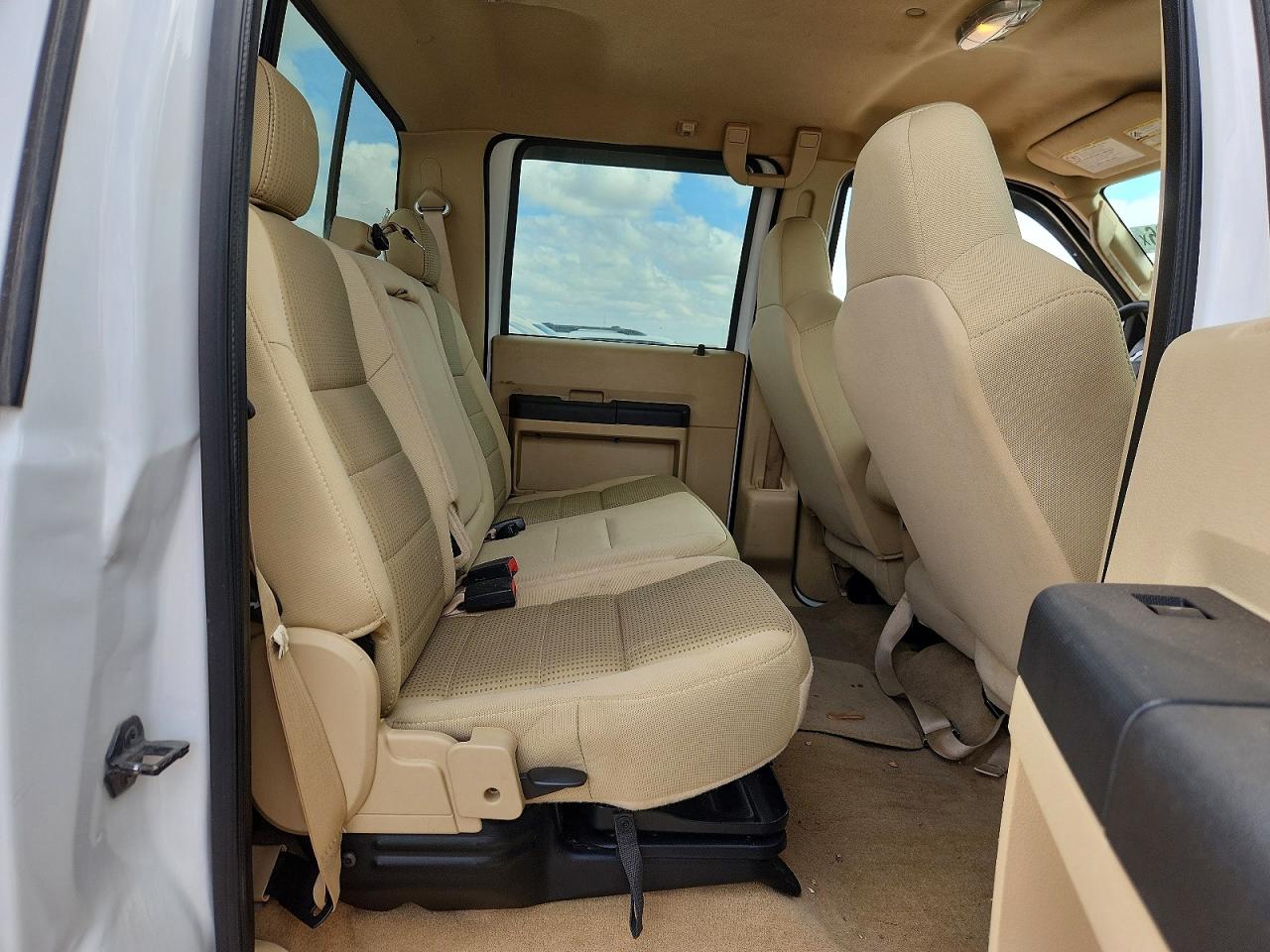 2008 Ford F250 Super Duty White vin: 1FTSW21R28ED19771