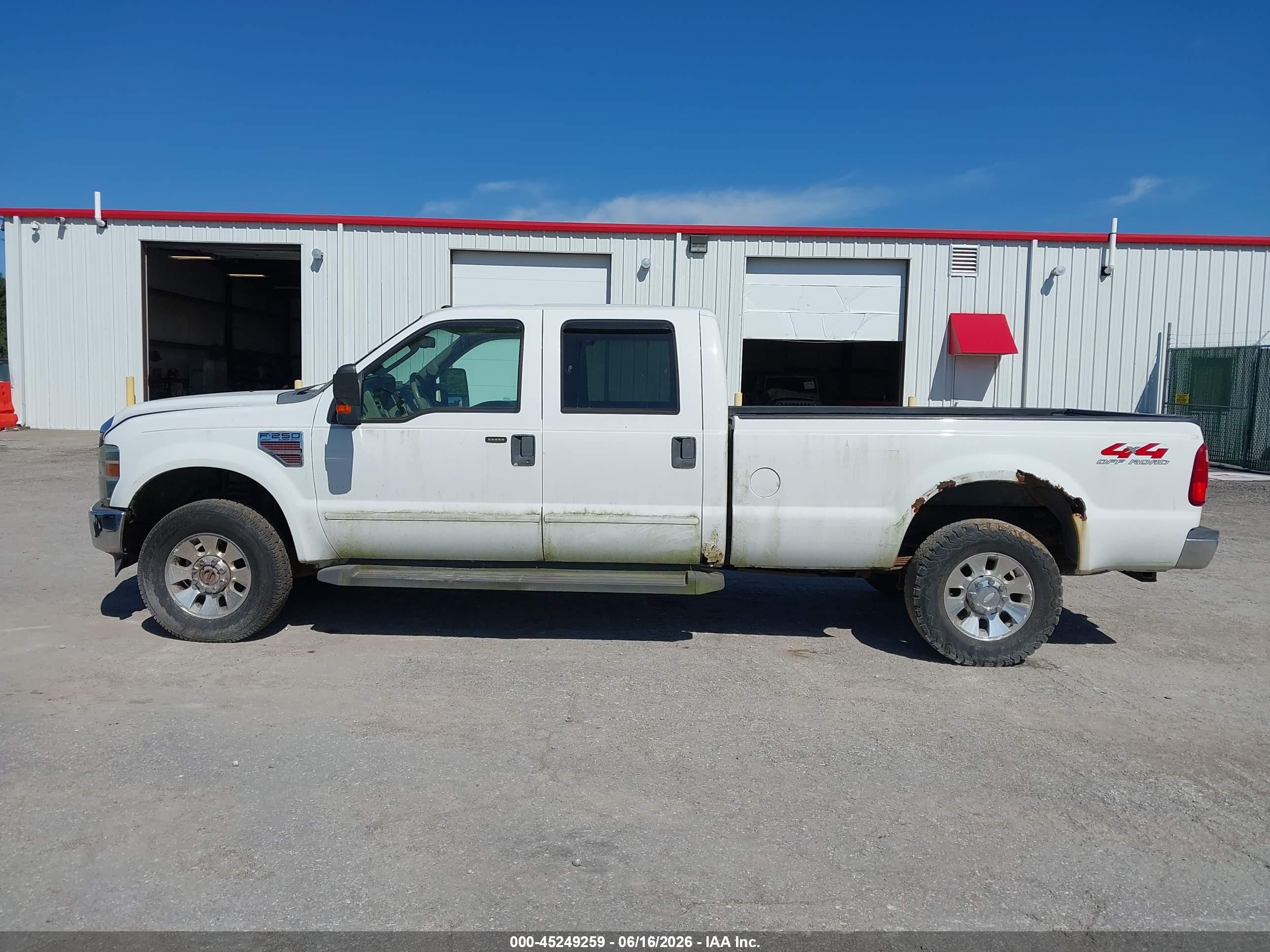 2008 Ford F-250 Lariat White vin: 1FTSW21R28EE60095