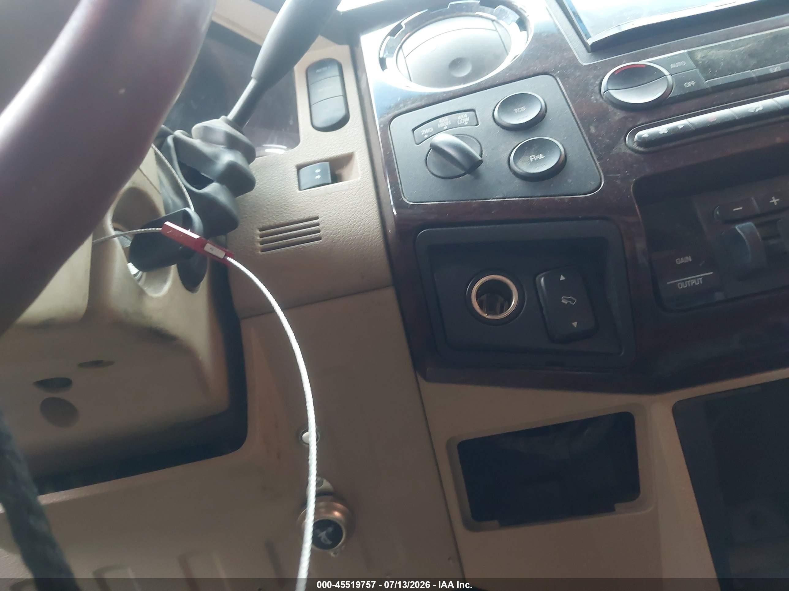2008 Ford F-250 Lariat Maroon vin: 1FTSW21R38EB12032