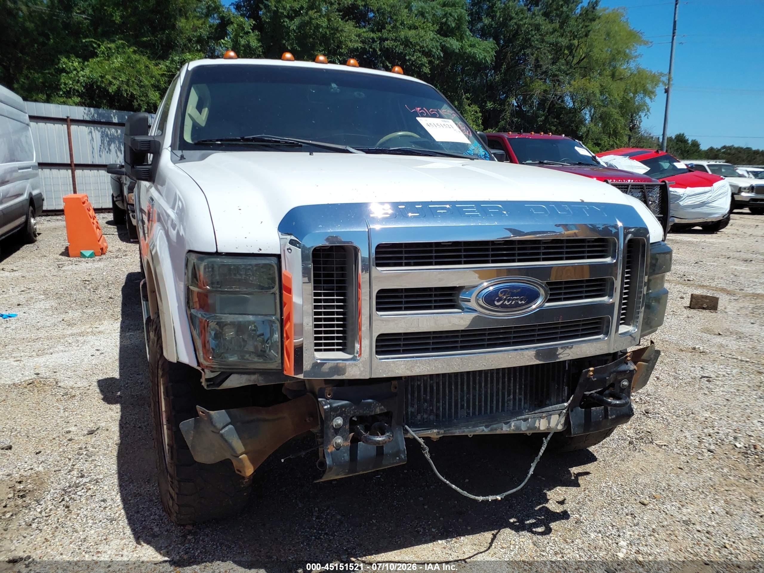 2008 Ford F-250   White vin: 1FTSW21R38EB54345