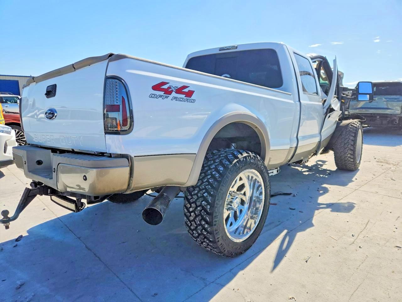 2008 Ford F250 Super Duty White vin: 1FTSW21R38ED16586