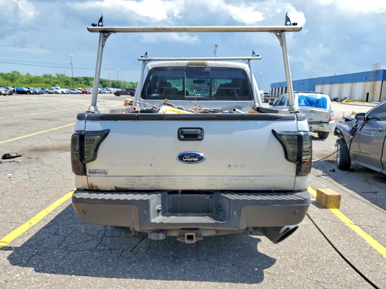 2008 Ford F250 Super Duty Silver vin: 1FTSW21R68EC86936