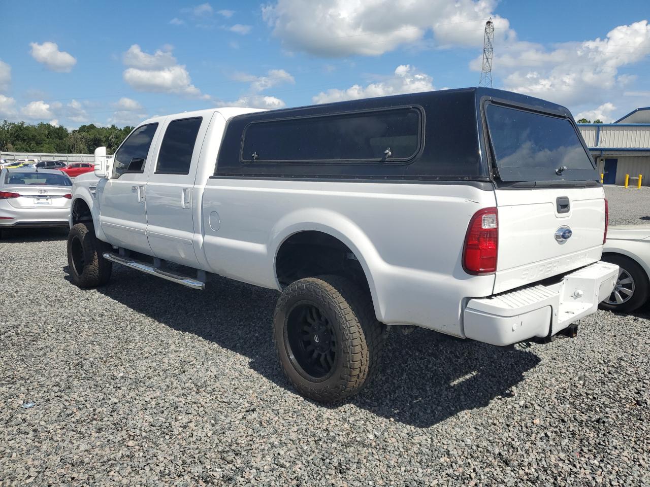 2008 Ford F250 Super Duty White vin: 1FTSW21R78ED29096 Damage: Left Front Wheel, Aftermarket, Replacement Required