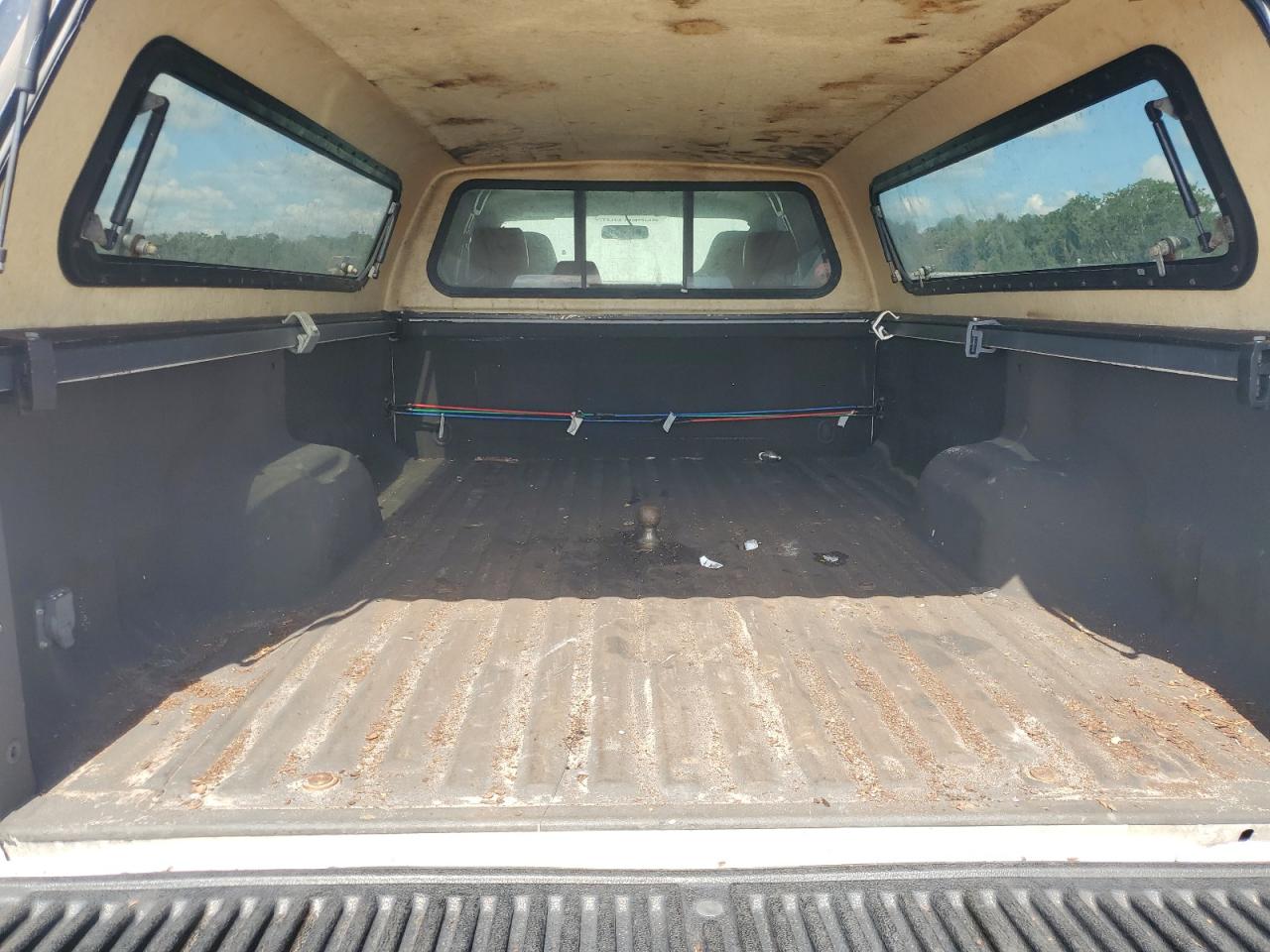 2008 Ford F250 Super Duty White vin: 1FTSW21R78ED29096 Damage: Inside Bed, Multiple Scratches Heavy, 10 Or More