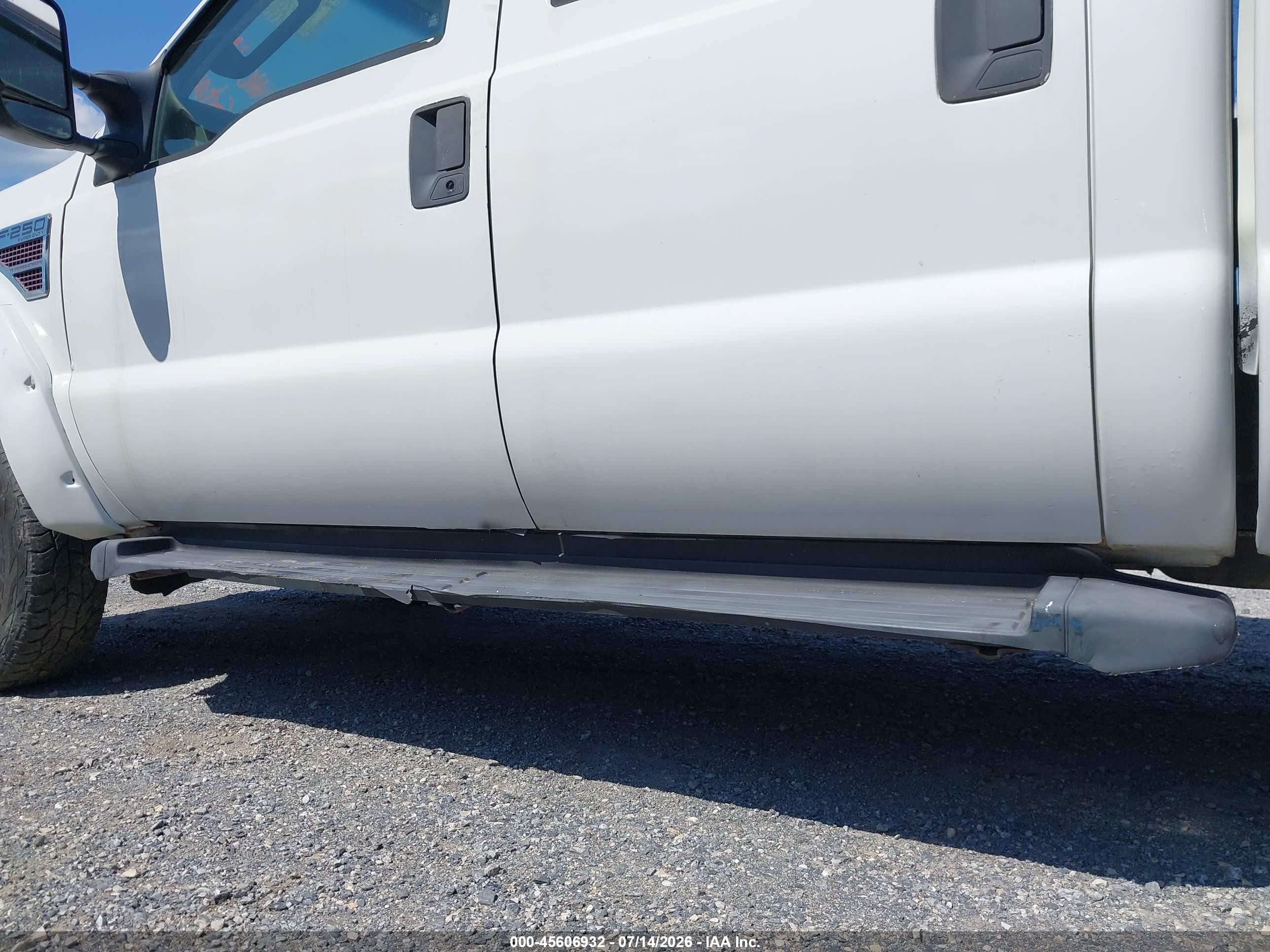 2008 Ford Super Duty F-250 Srw Fx4/harley-davidson/king Ranch/lariat/xl/xlt White vin: 1FTSW21RX8EB03389