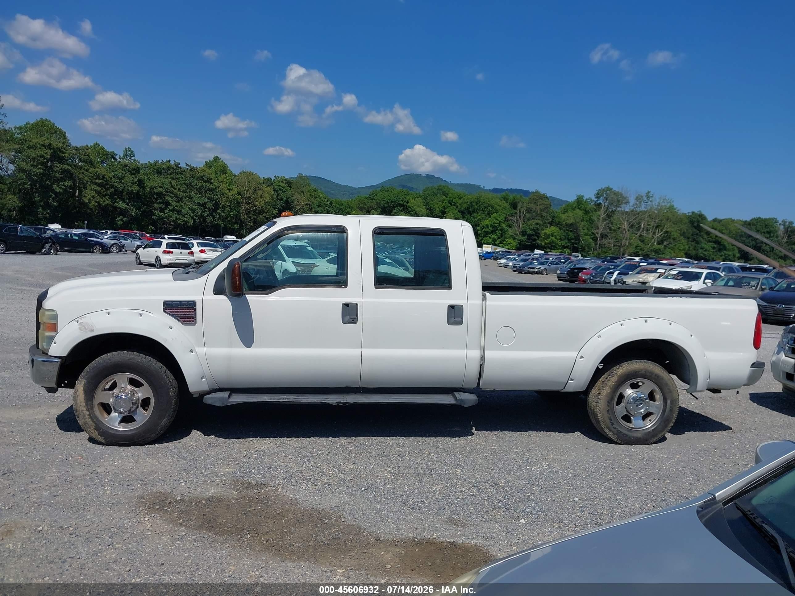 2008 Ford Super Duty F-250 Srw Fx4/harley-davidson/king Ranch/lariat/xl/xlt White vin: 1FTSW21RX8EB03389