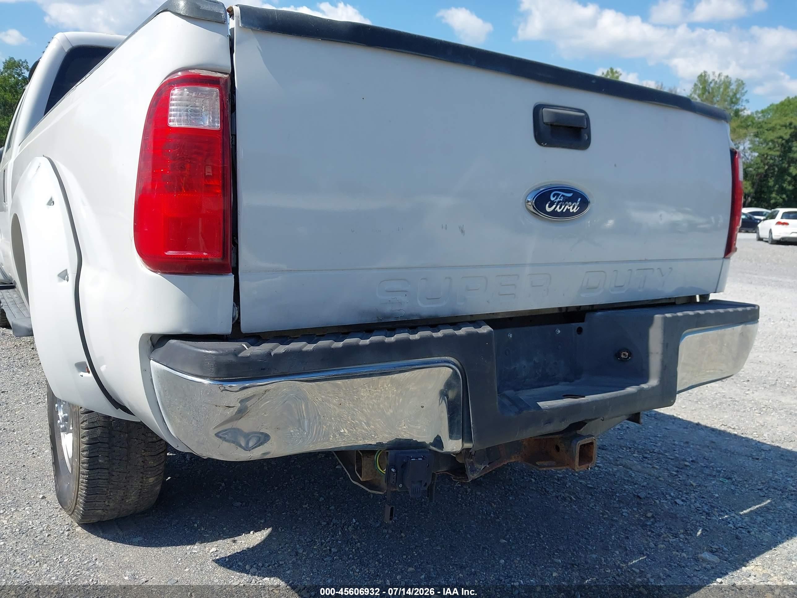 2008 Ford Super Duty F-250 Srw Fx4/harley-davidson/king Ranch/lariat/xl/xlt White vin: 1FTSW21RX8EB03389
