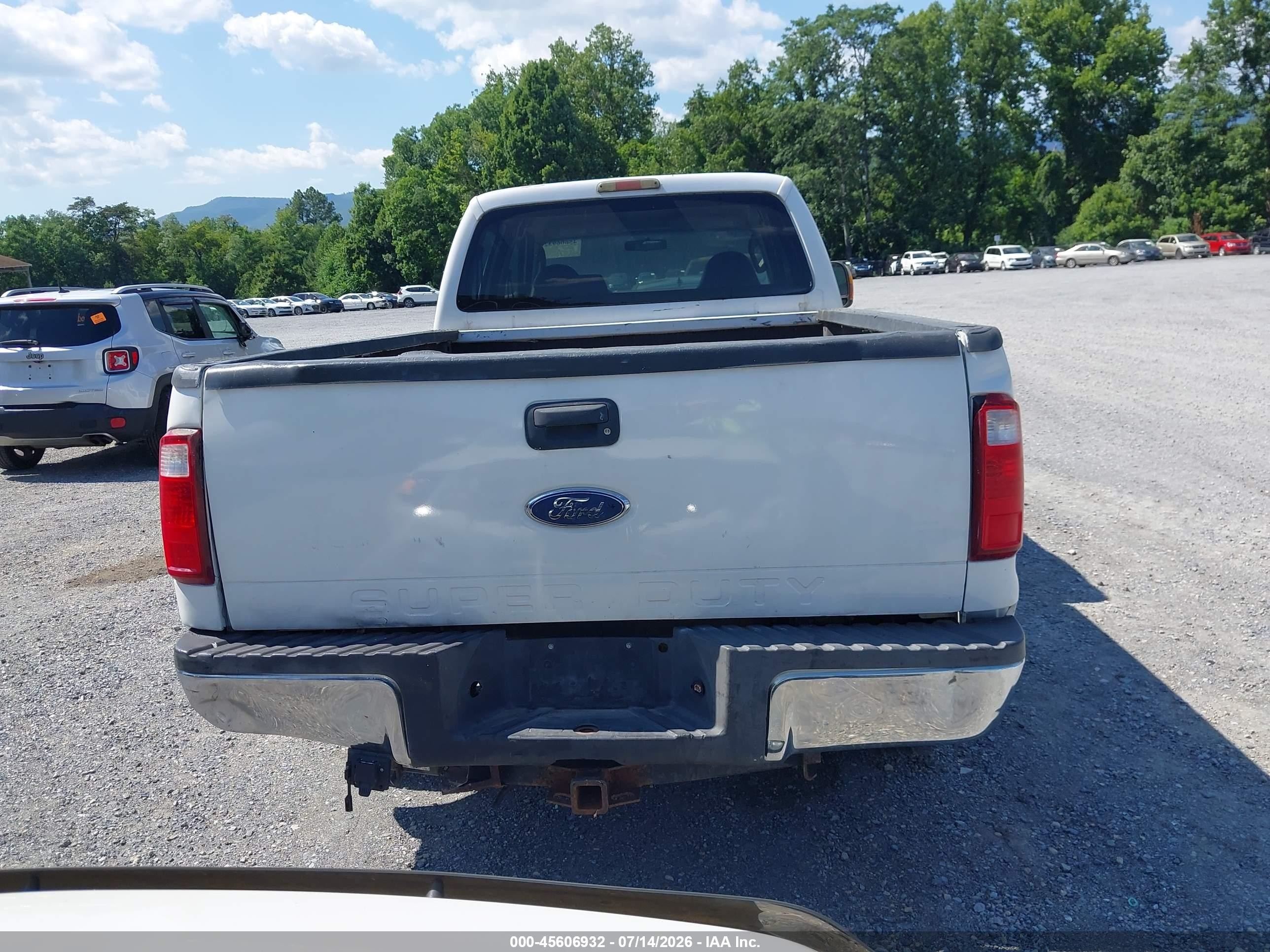 2008 Ford Super Duty F-250 Srw Fx4/harley-davidson/king Ranch/lariat/xl/xlt White vin: 1FTSW21RX8EB03389