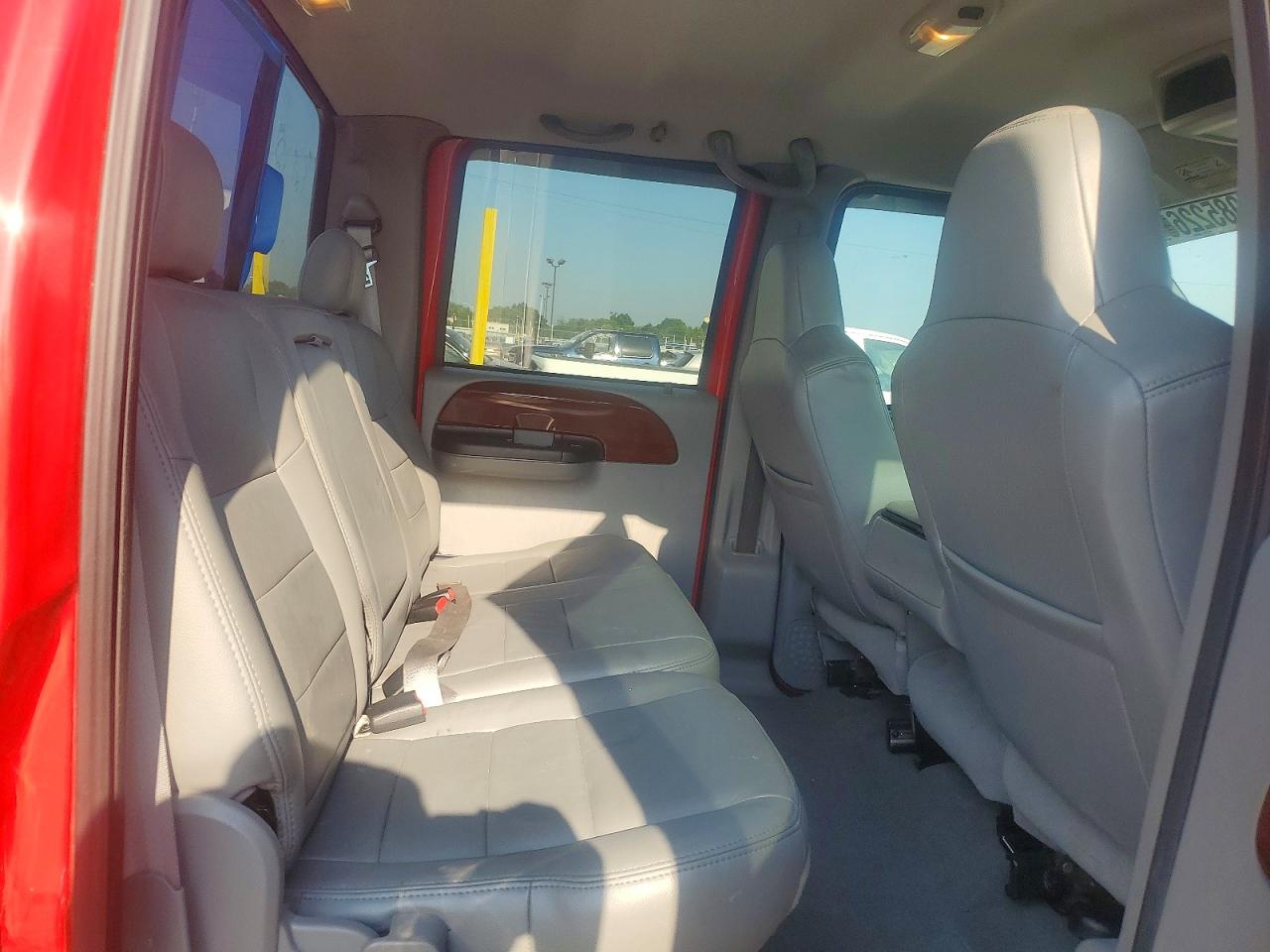 2005 Ford F250 Super Duty Red vin: 1FTSW21Y05EC82870