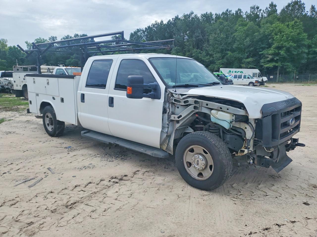 2010 Ford F250 Super Duty White vin: 1FTSW2A59AEB16864