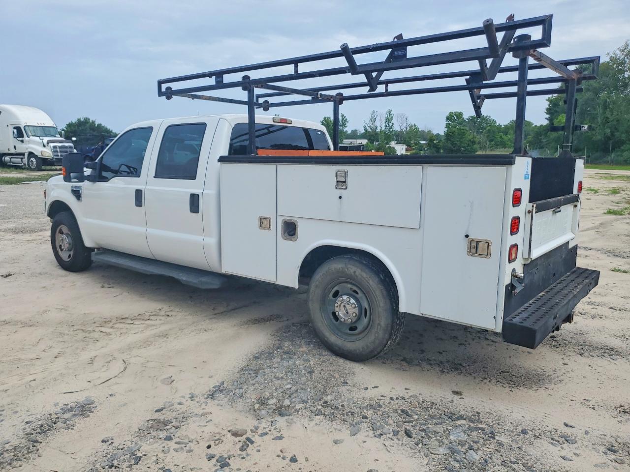 2010 Ford F250 Super Duty White vin: 1FTSW2A59AEB16864