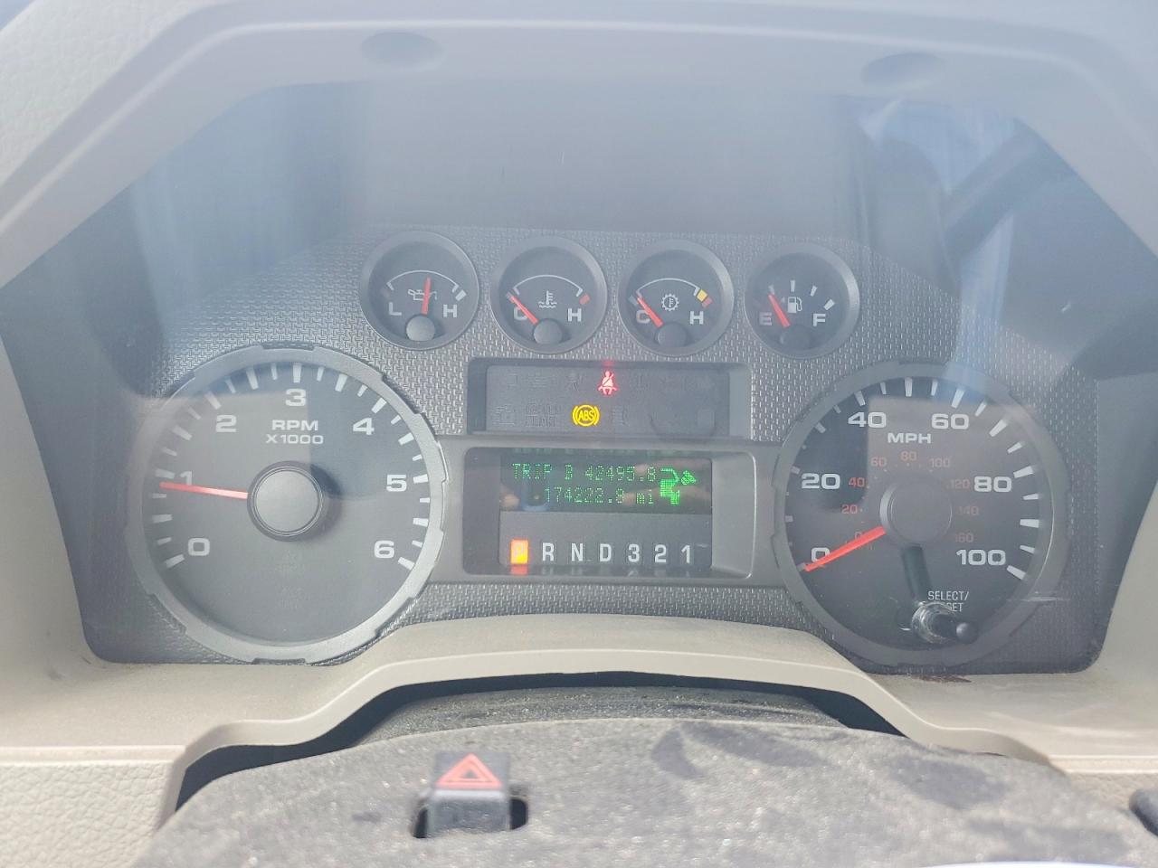2010 Ford F250 Super Duty White vin: 1FTSW2A59AEB16864