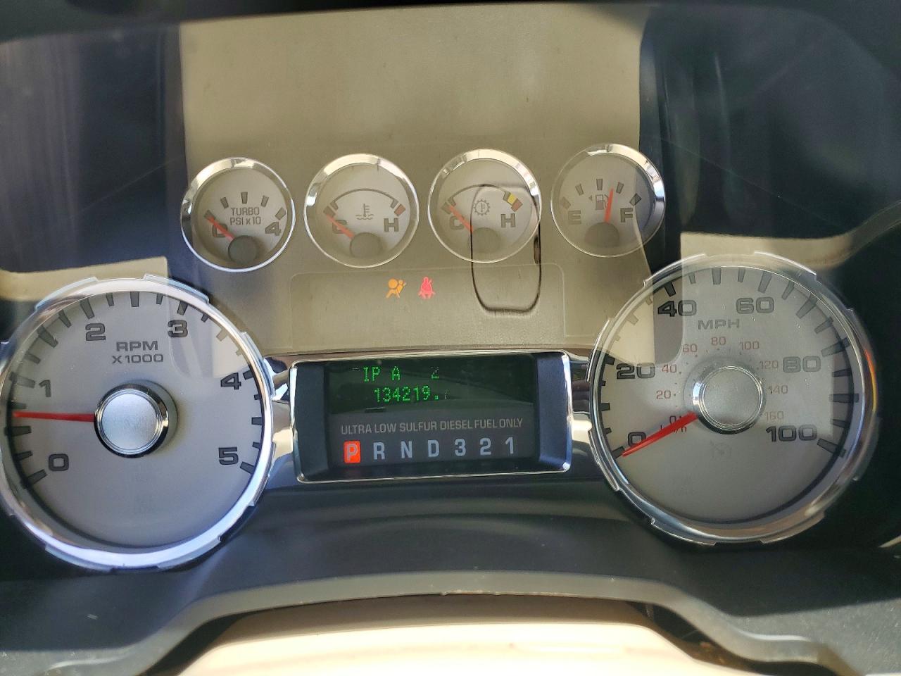 2010 Ford F250 Super Duty White vin: 1FTSW2AR3AEA12177