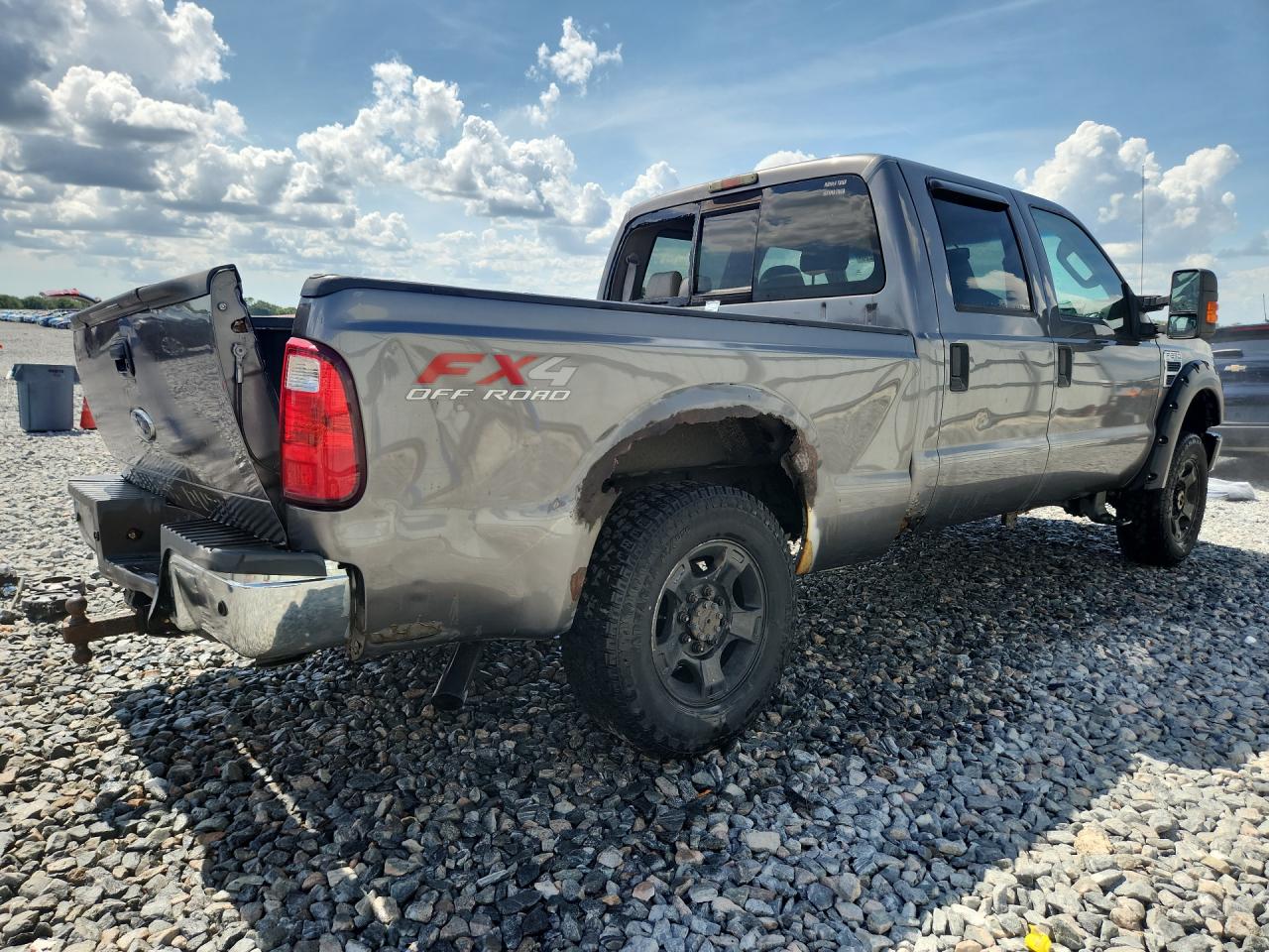 2010 Ford F250 Super Duty Gray vin: 1FTSW2B51AEA18765 Damage: Rear Glass, Broken, Replacement Required