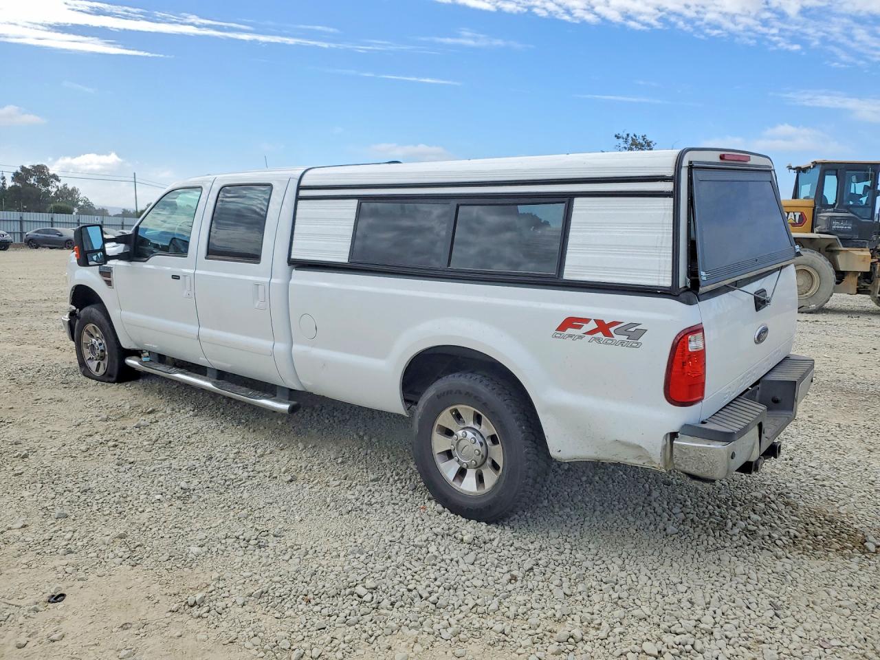 2010 Ford F250 Super Duty White vin: 1FTSW2BR1AEA04092