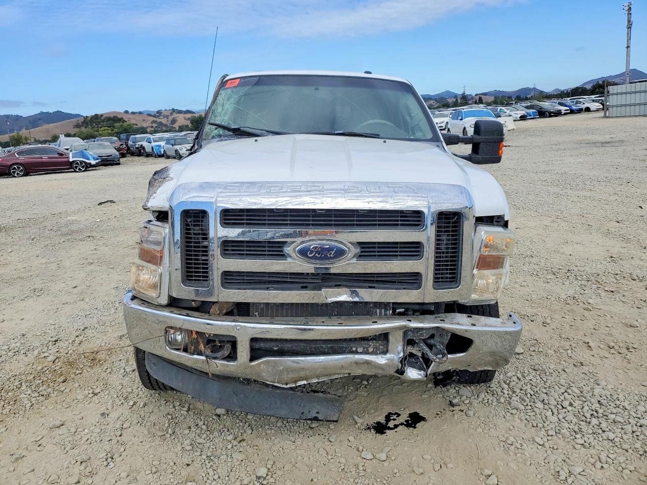 2010 Ford F250 Super Duty White vin: 1FTSW2BR1AEA04092